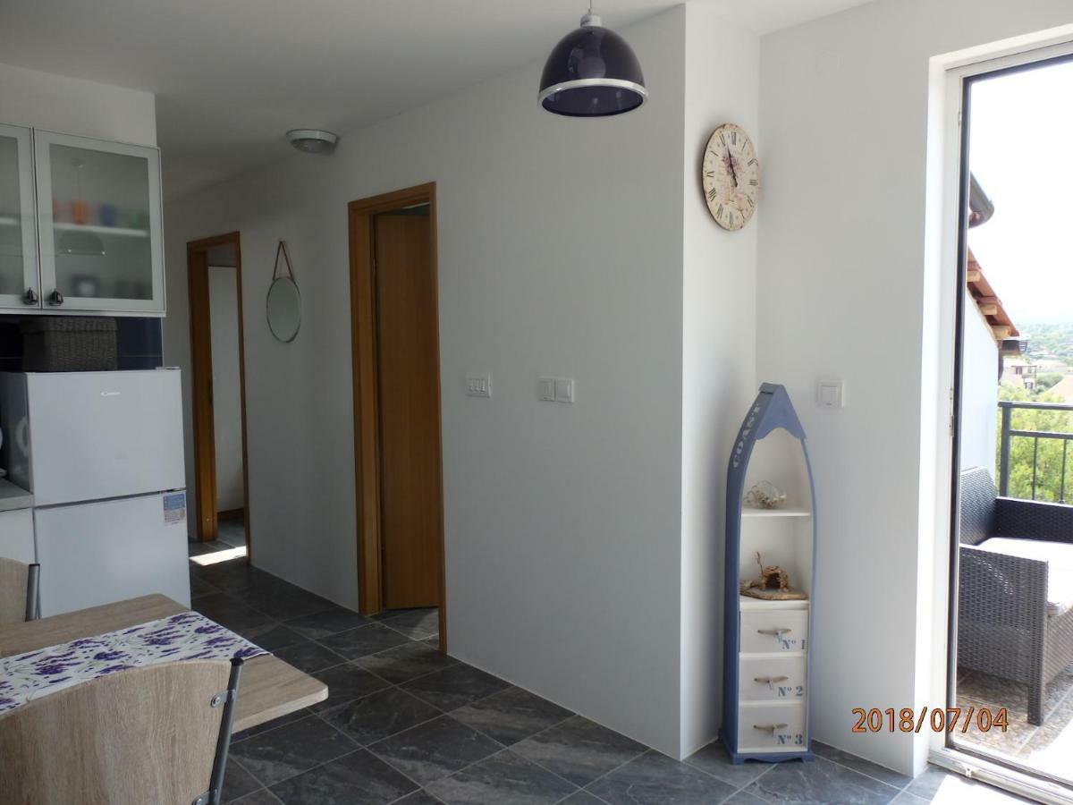 Apartman M&M Milna  Eksteriør billede